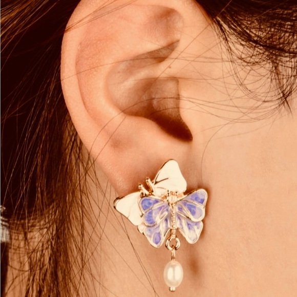 Cuddling Butterflies- Pink Purple Pastel Layered Kissing White Pearl Gold Dangle - Picture 14 of 16